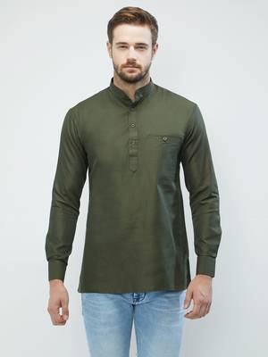 irin Olive Green Poly Cotton Full Sleeves Solid Mandarin Short Kurta For Men 1