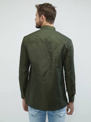 irin Olive Green Poly Cotton Full Sleeves Solid Mandarin Short Kurta For Men 4