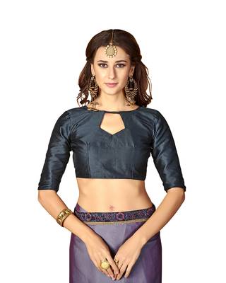 Purple embroidered crepe saree with blouse 5