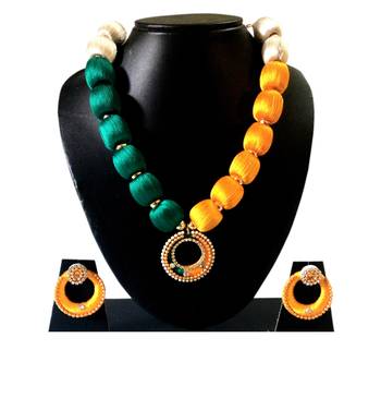 Green necklace sets 1