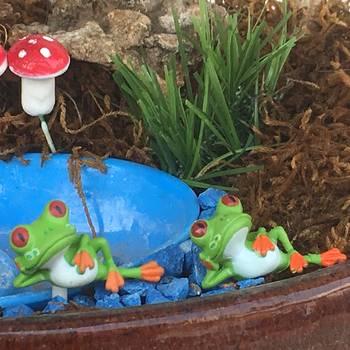Green Freaking Frog Garden Toy Showpiece Set Of 10 2