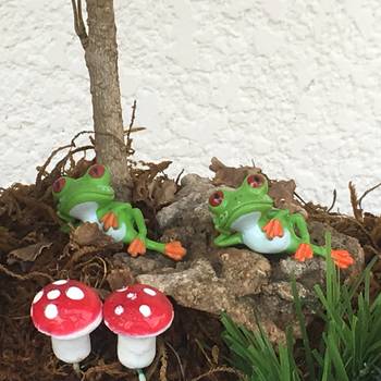 Green Freaking Frog Garden Toy Showpiece Set Of 10 5
