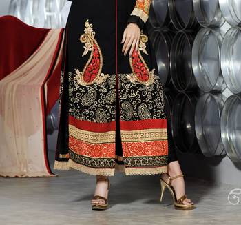 Black embroidered georgette salwar with dupatta 2