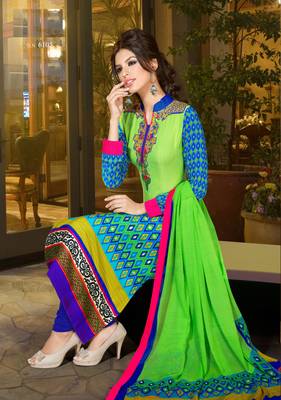 Green embroidered crepe salwar with dupatta 1