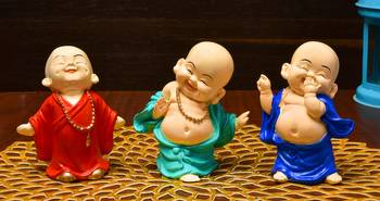Karigaari India Handcrafted Set of 3 Resine Little Buddha Monk Sculpture 1