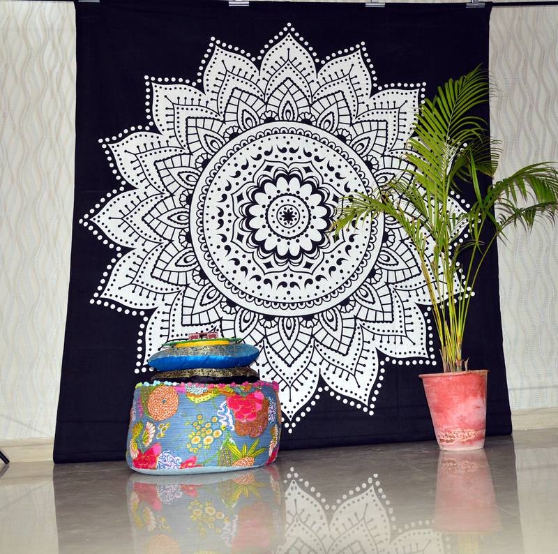 Popular Indian hippie mandala tapestry multi-purpose decorative wall hanging, Black & White Flower Wall Tapestry Queen