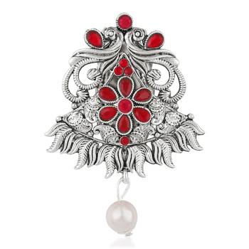 Red brooch 1