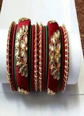 Maroon jewellery 1