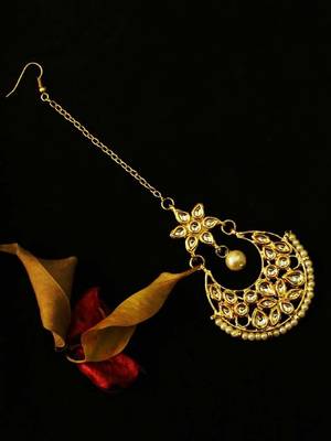 Gold maang tikka 2