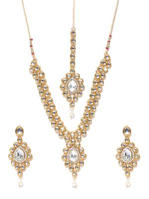 Gold collar necklace 1
