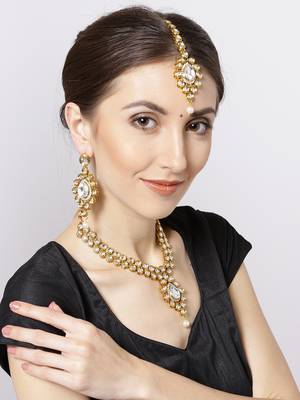Gold collar necklace 4