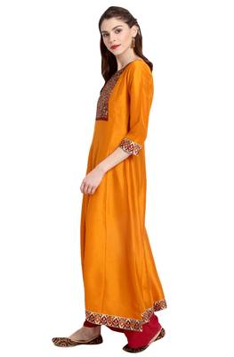 Janasya Mustard printed silk kurti 2
