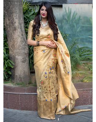 Cream woven banarasi saree with blouse 2