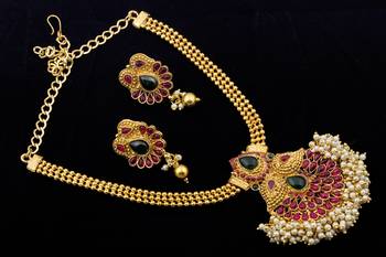 Multicolor Pearl Necklaces 3
