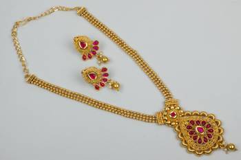Pink Pearl Necklaces 3