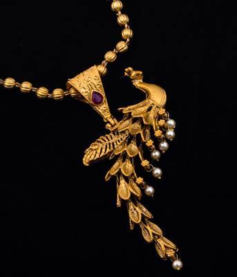 Red Pearl Necklaces 3