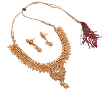 Gold Pearl Necklaces 1