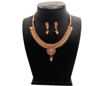 Gold Pearl Necklaces 2
