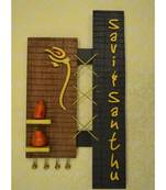 Karigaari Designer Couple with Terracotta Pots Wood Name Plate (45 cm x 45 cm x 45 cm)