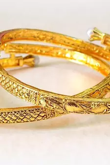 Traditional and elegant gold plated PEARL bangles