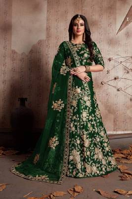  Green Dori And Sequins Embroidered Semi Velvet Semi Stitched Lehenga Choli For Bridal 2