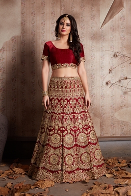 Women'S Red Velvet Resham Lehenga Choli Set 4