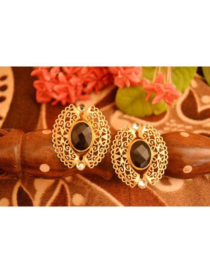 Designer Onyx Stone Gold Plated Golden Kundan Stones Stud Earrings