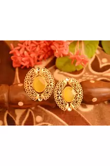 Designer Onyx Stone Gold Plated Golden Kundan Stones Stud Earrings