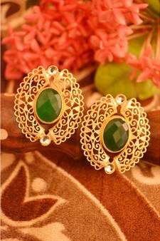 Designer Onyx Stone Gold Plated Golden Kundan Stones Stud Earrings