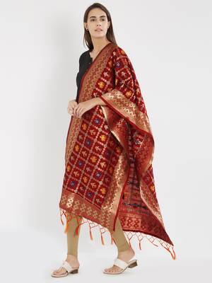 Red woven Banarasi Silk Dupatta for Women 3