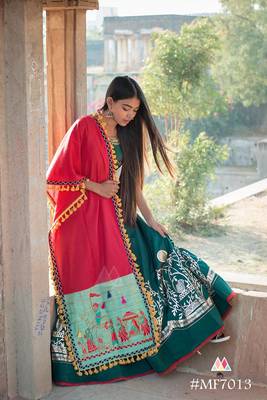 Traditional Motif Embroidered Panel Linen Festive Dupatta 1