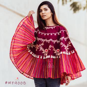Deep Wine Mono Tone Lining Frill Photo With 3D Flowers 1