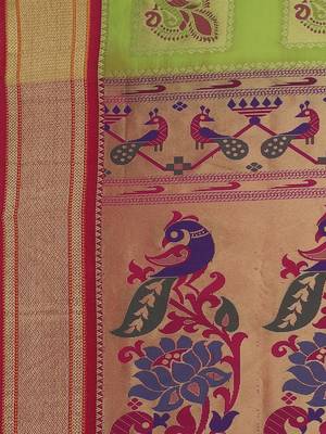 Green woven art silk saree with blouse 4