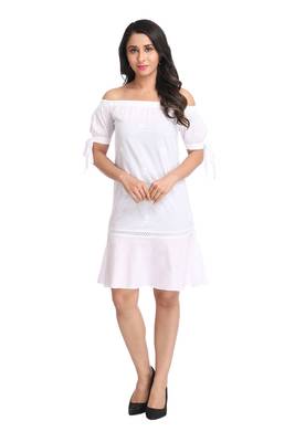 White Embroidered Cotton Chikankari Kurti 1