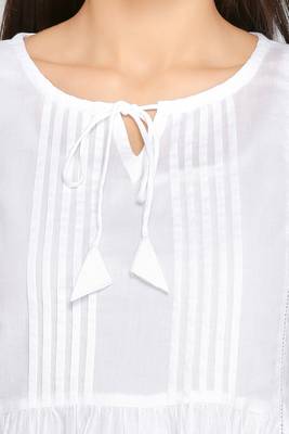 White Embroidered Cotton Chikankari Kurti  4