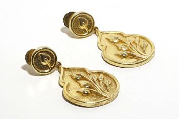 Gold agate earrings 1