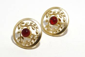 Red pearl earrings 1