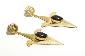 Black pearl earrings 1
