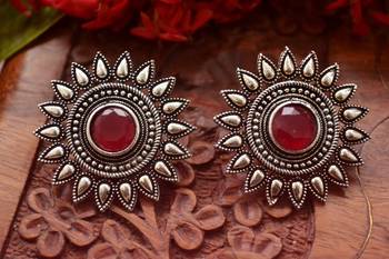 Designer Onyx Stone Silver Plated Oxidised Floral Studs Earrings 1