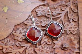 Designer Onyx Stone Silver Plated Oxidised Floral Studs Earrings 3