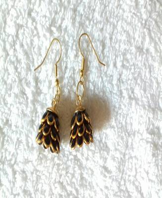 Black earrings 1