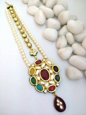 Multicolor Navratan Maang Tikka 1