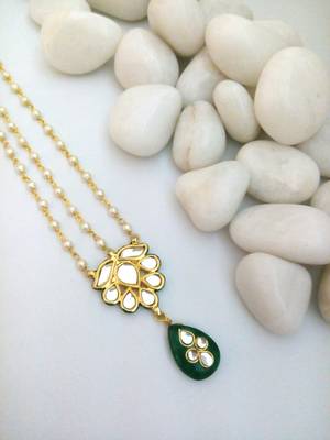 Green Emerald Pearl Kundan Maang Tikka 1