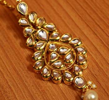 White Pearl Maang Tikka 2