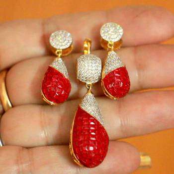 Red Ruby       Pendants 1