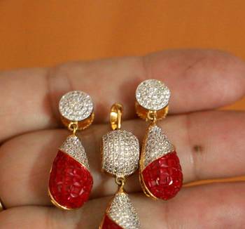 Red Ruby       Pendants 2