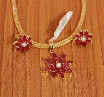 Red Ruby       Pendants 1