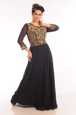 Black georgette embroidered zari work islamic kaftans 1