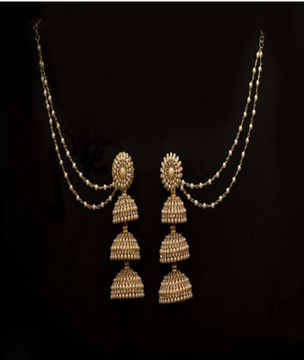 Gold earrings 1