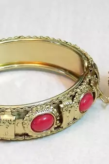 ETHNIC RED STONE JHUMKI BRACELET